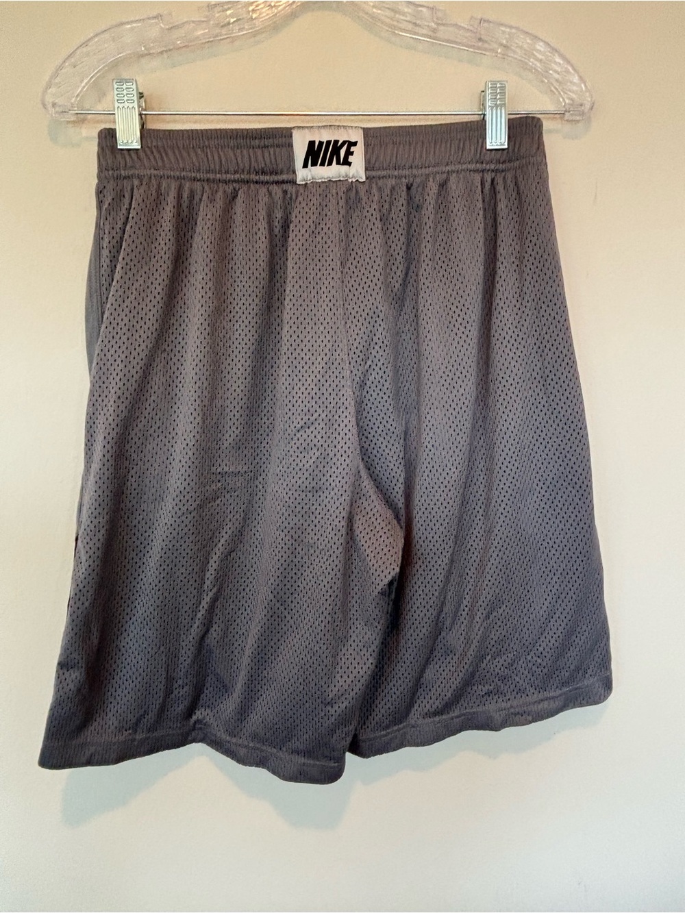 Nike Men’s Gray Athletic Mesh Shorts with Black Panels - Picture 2 of 5